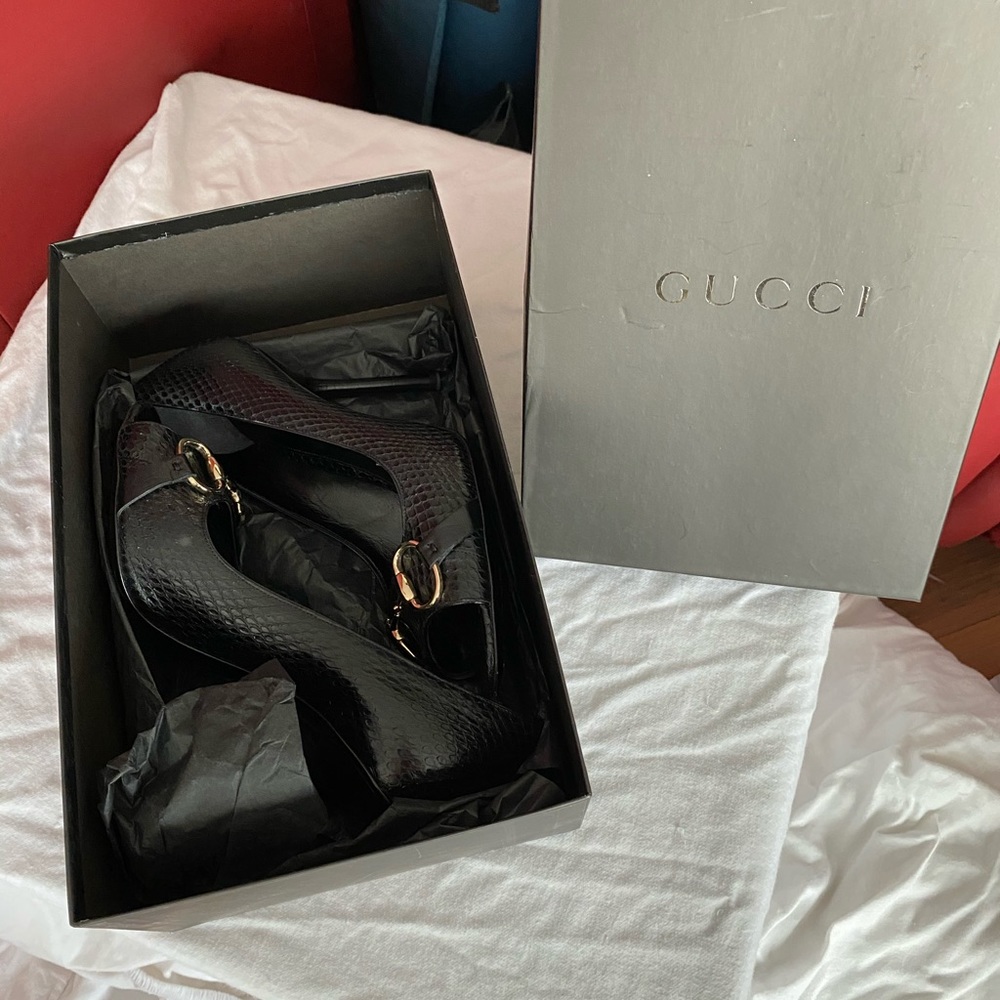 Gucci Black Python Snakeskin Pumps - image 2